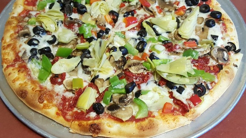 Where Can You Find Gourmet Pizzas in Encinitas, CA?